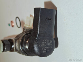 VAG vstřik 1.6 TDI 03L130277B - stav 100% - 3