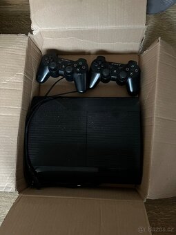PS3 super slim 500 GB 2 ovladace - 3