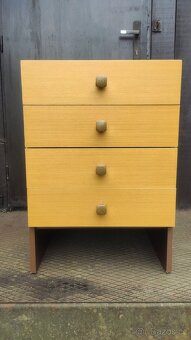 Skříňka k válendě - 3