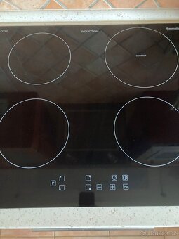 VESTAVNÁ ELEKTRICKÁ TROUBA + VARNÁ DESKA - BAUMATIC - 3