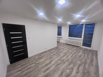 Pronájem bytu 2+1 s lodžií v ulici Višňová 673 v Mostě - 3