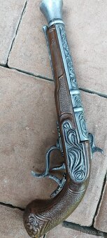 Repliky pistolí - 3