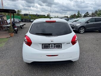 Peugeot 208 - 3