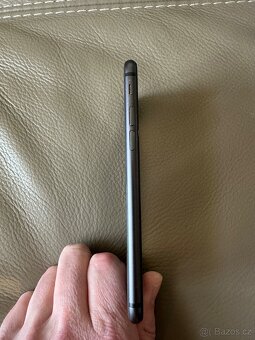 iPhone 8 64Gb Space Grey - 3