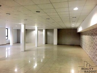 Pronájem obchodního prostoru 750m2, na ulici Václavská, Brno - 3