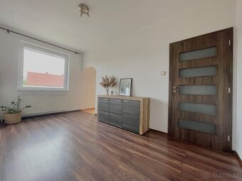 Prodám slunný byt 2+1 64m2 a prostornou garáž 32m2 - 3