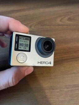 GoPro Hero 4 + příslušenství - 3