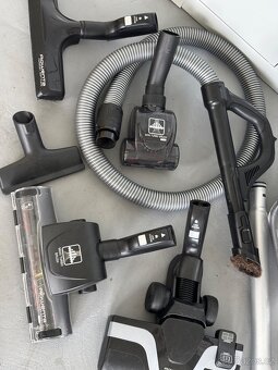 vysavač Rowenta RO7487EA Silence Force Allergy+ - 3