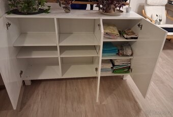 Komoda. Vysoký lesk. - 3