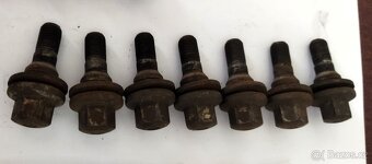Upevňovací šrouby kol a kovové krytky chromované (Peugeot) - 3