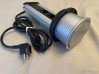 Výsuvná zásuvková lišta EVOline Typ 931 - 3