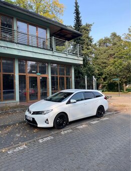 Toyota Auris 2014 DPH TOP STAV serviska - 3