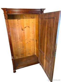 Starožitná šatní skříň - historismus - 3