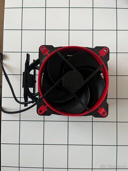 Arctic freezer chladic na procesor - 3