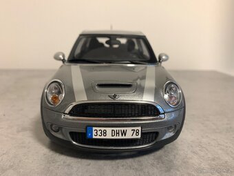 Mini Cooper S Clubman silver 1:18 Kyosho - 3