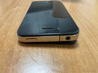 Prodám iPhone 4. Na náhradní díly. - 3
