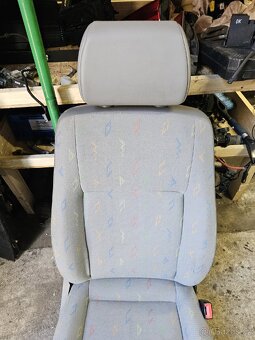 Sedačka sedadlo spolujezdce VW T5 - 3