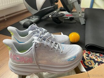 Dámské HOKA Clifton 9 velikost 38,5 - 3