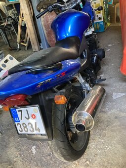 Kawasaki ZR-7S - 3
