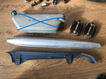 Prodám náhradní díly na jawetta 551 a Stadion S 11 a S 22 - 3