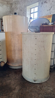 nádoby / nádrže na víno - 3