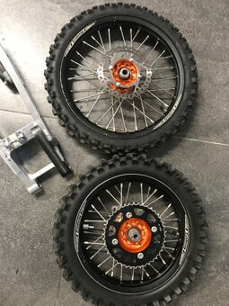 Ktm sx 50 prodloužená kyvná vidlice/kola 12/14 - 3