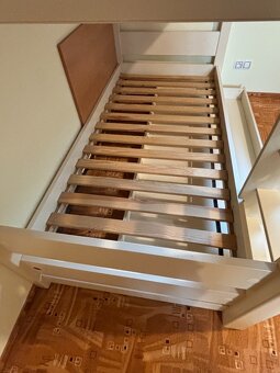 Sadu nábytku do dětského pokoje s patrovou postelí. - 3