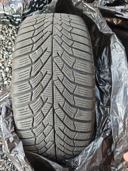 Sada pneu Kumho WinterCraft WP52 215/40 R18 V  vzorek 80-90% - 3