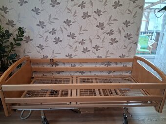 Polohovací zdravotní postel - 3