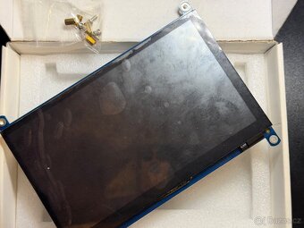 Raspberry Pi 3 Model + display + hodně příslušenství - 3