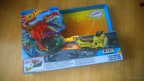 Hot Wheels dráha T-rex Attack, Rotující dinosaurus se zvukem - 3