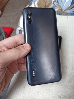Prodám tyto mobilní telefony na opravu - 3