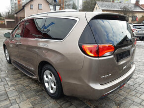 Chrysler Pacifica 3,6L HYBRID, 7 míst, Facelift, REZERVACE - 3