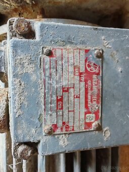 Přírubový elektromotor 2,2kw. - 3