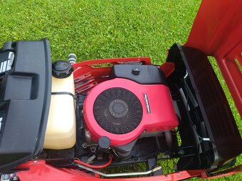 Zahradní traktor MTD - 3