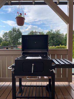 Grill na dřevěné uhlí - 3