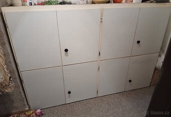 Skříňka, 8 dvířek, SPĚCHÁ - 3