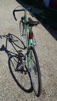 Silnični kolo nové pláště - 3