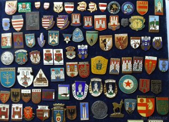 odznaky - heraldika, erby, hrady, zámky, ZOO, jeskyně, lázně - 3