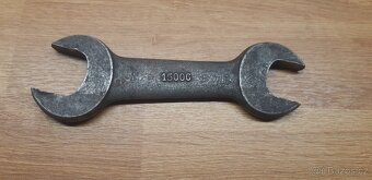 Spoustu starožitností i z války na prodej - 3