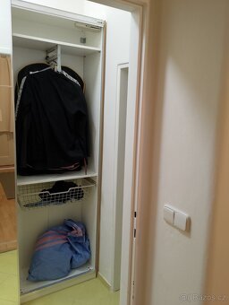 Šatní skříň - 3