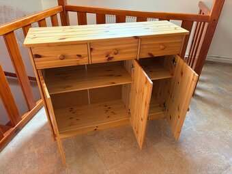 Dřevěná komoda - 3