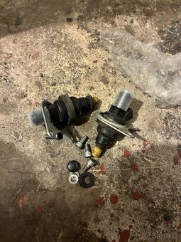 BMW r1100gs díly - 3