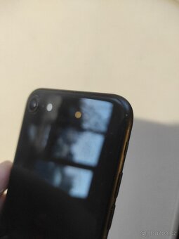iPhone SE 2020, 128 GB – Černý - 3