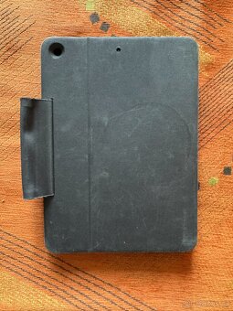 iPad 8th gen 128 GB + Apple Pencil 1st + Logitech Keyboard - 3