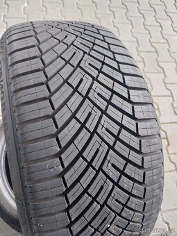 Prodám 2 x pneu Continental 235/40/18 celoroční - 3