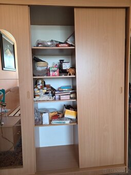 Šatní skříň - 3