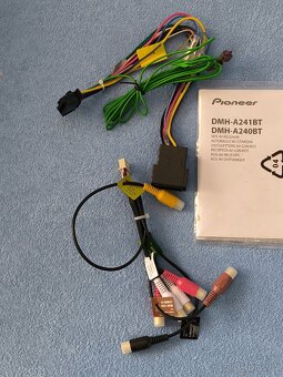 Pioneer DMH-A240BT - 3