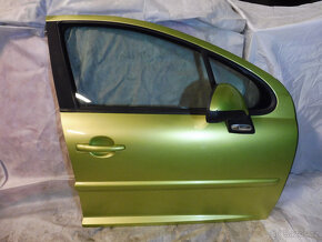 Prodám všechny dveře na PEUGEOT 207 , rv: 2007 - 3