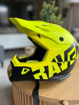 Motokrosová helma - 3